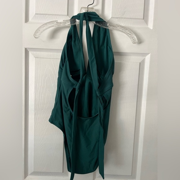 Shade & Shore Women’s One Shoulder Plunge Neck One Piece Swimsuit NWT - Picture 4 of 6